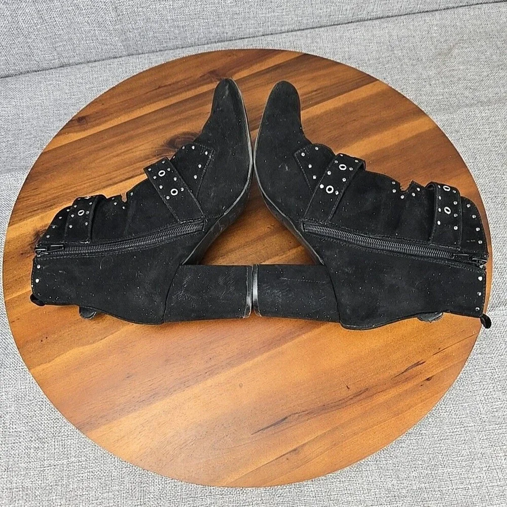 Myra Black Studded Buckle Ankle‎ Boots Womens 10 Block Heel Grommet Booties Edgy